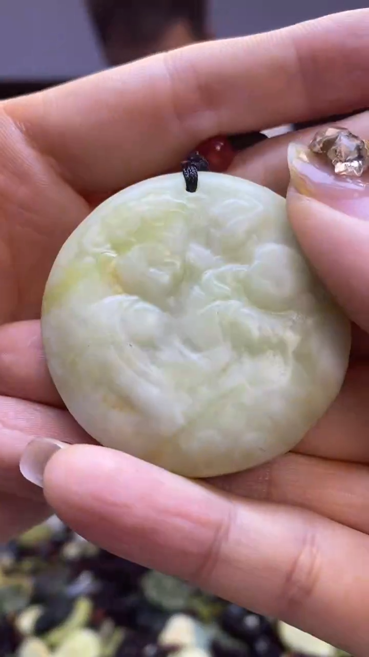 未镶嵌岫玉挂件 