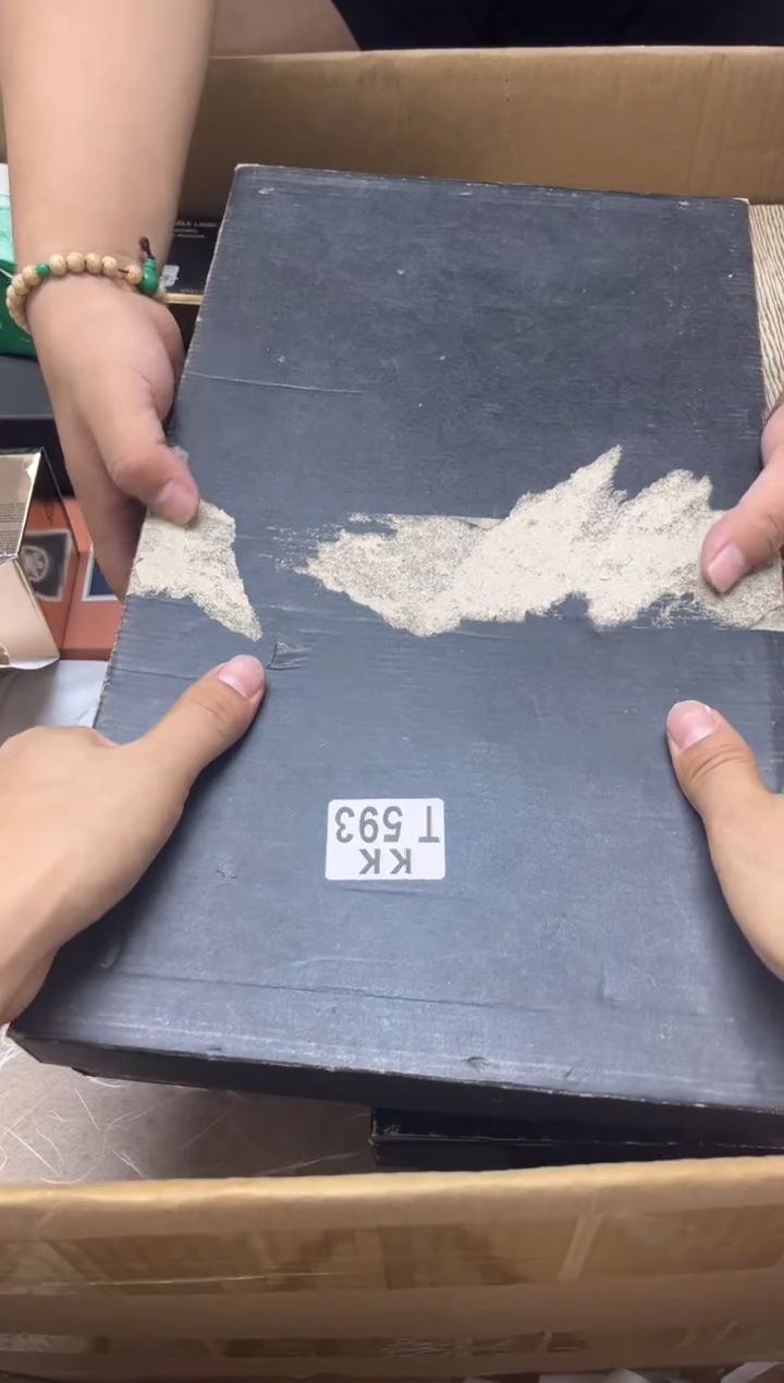 瓷片离****狗593离家出走也要带着狗 