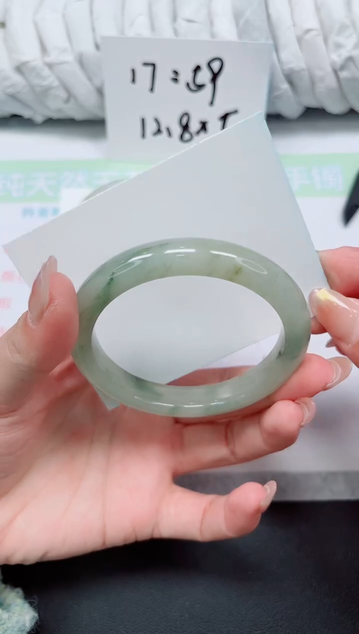 【闪购商品】石英质玉手镯未镶嵌10