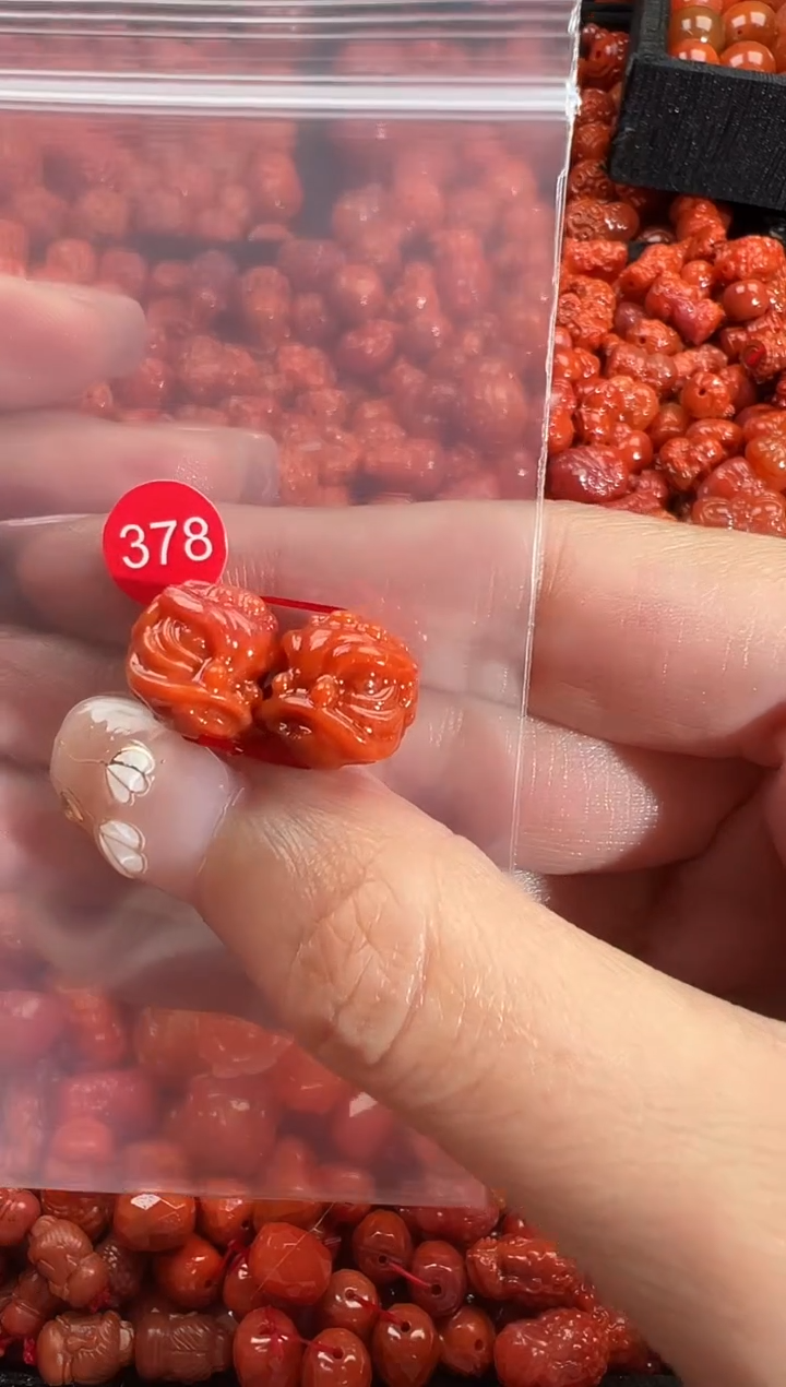 颈饰未镶嵌南红玛瑙1