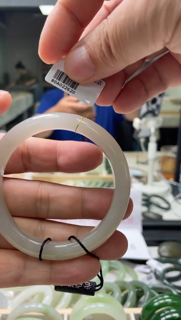 【闪购商品】和田玉手镯未镶嵌编码2620 圈口60-61