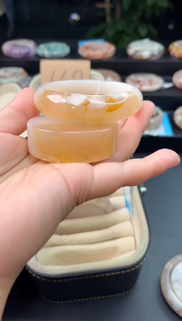 【闪购商品】石英质玉手镯未镶嵌赠送镯心（圈口54