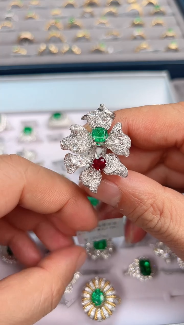 【闪购商品】祖母绿戒指18K金镶嵌(主石合计1.19ct)双石款