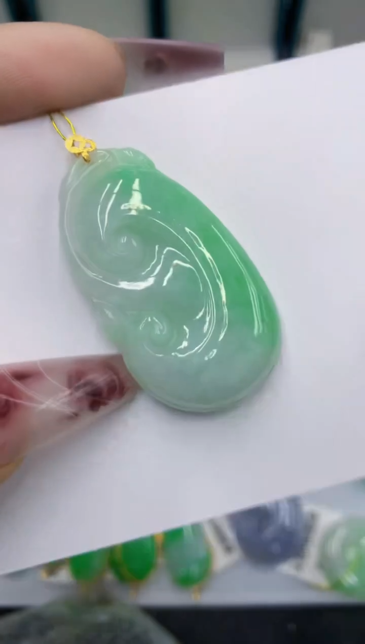 颈饰18K金镶嵌翡翠111111