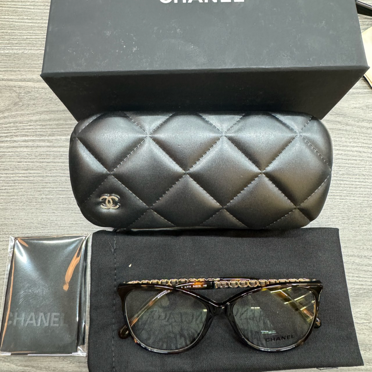 全新未使用 Chanel/香奈儿 小羊皮平光镜琥珀/带盒