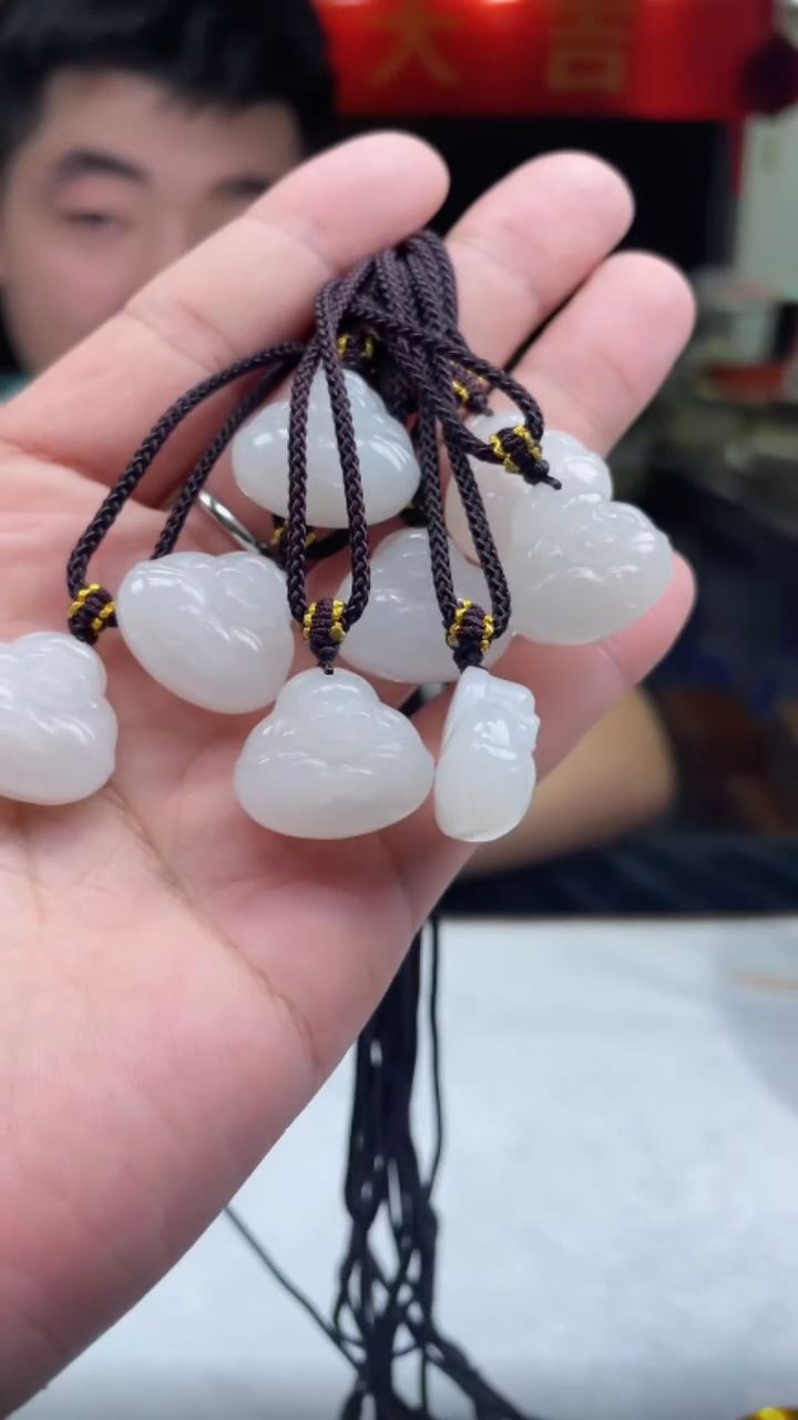 定制和田玉吊坠552879-F55-多样性发其—