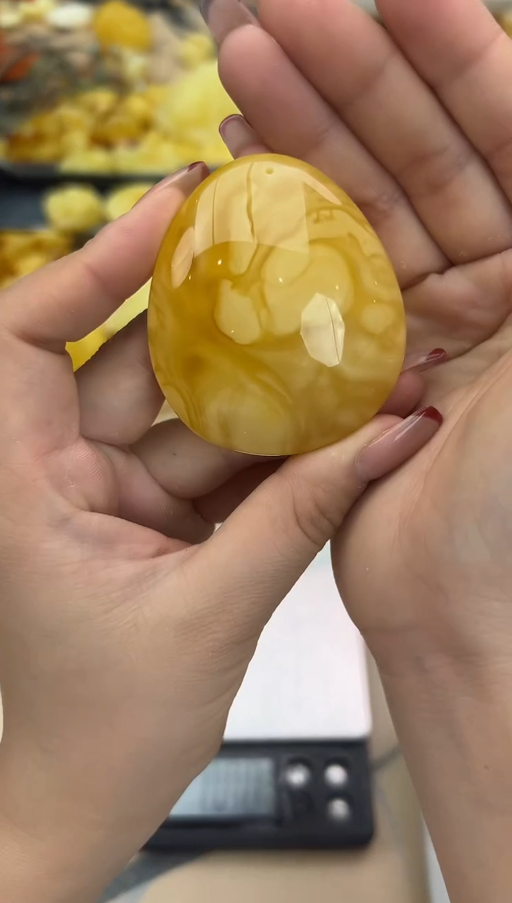 【闪购商品】琥珀裸石未镶嵌蜜蜡吊坠