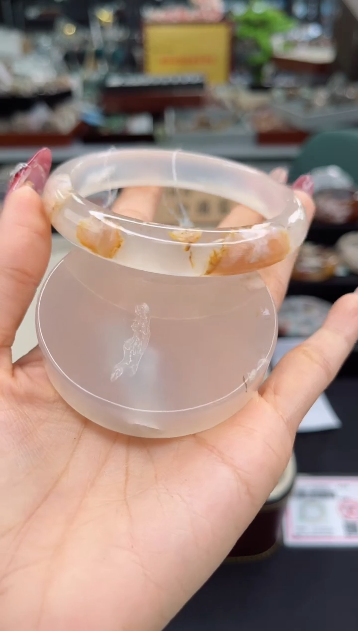 【闪购商品】石英质玉手镯未镶嵌64圈口（赠品镯心）6452150