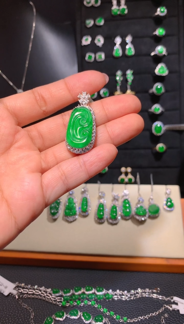 【闪购商品】翡翠颈饰银S925镶嵌吊坠