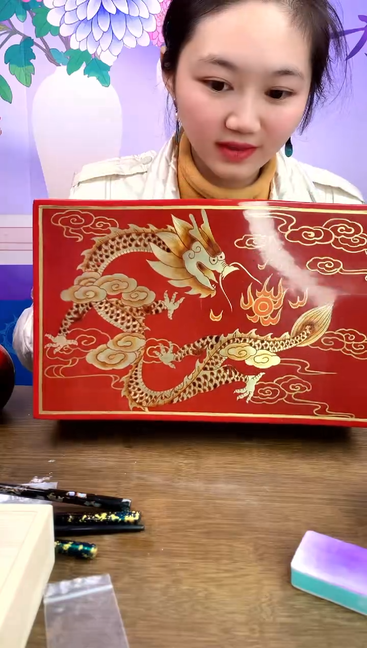 【闪购商品】雕银丝光晕彩单龙戏珠长方盒