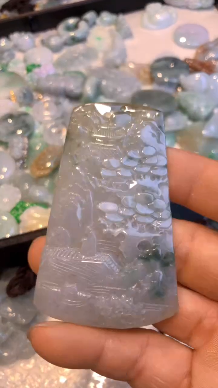 【闪购商品】翡翠吊坠(不含链)未镶嵌山水牌