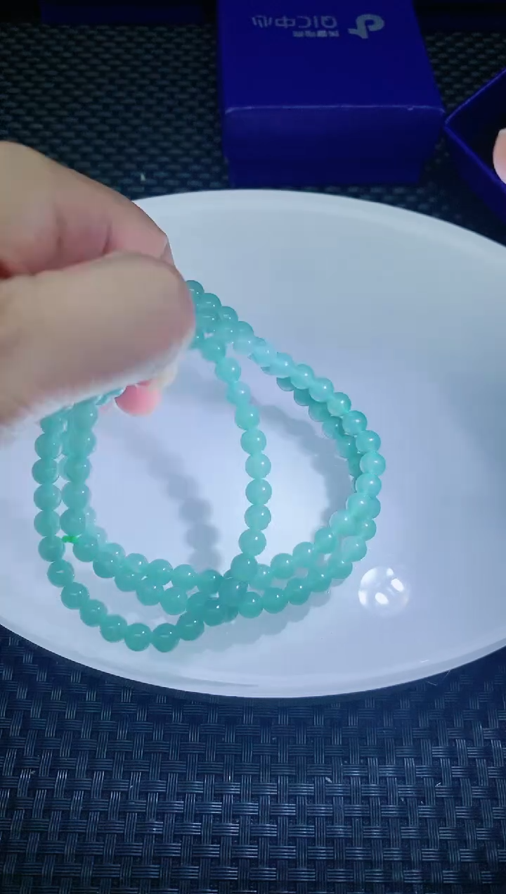 翡翠未镶嵌颈饰                    