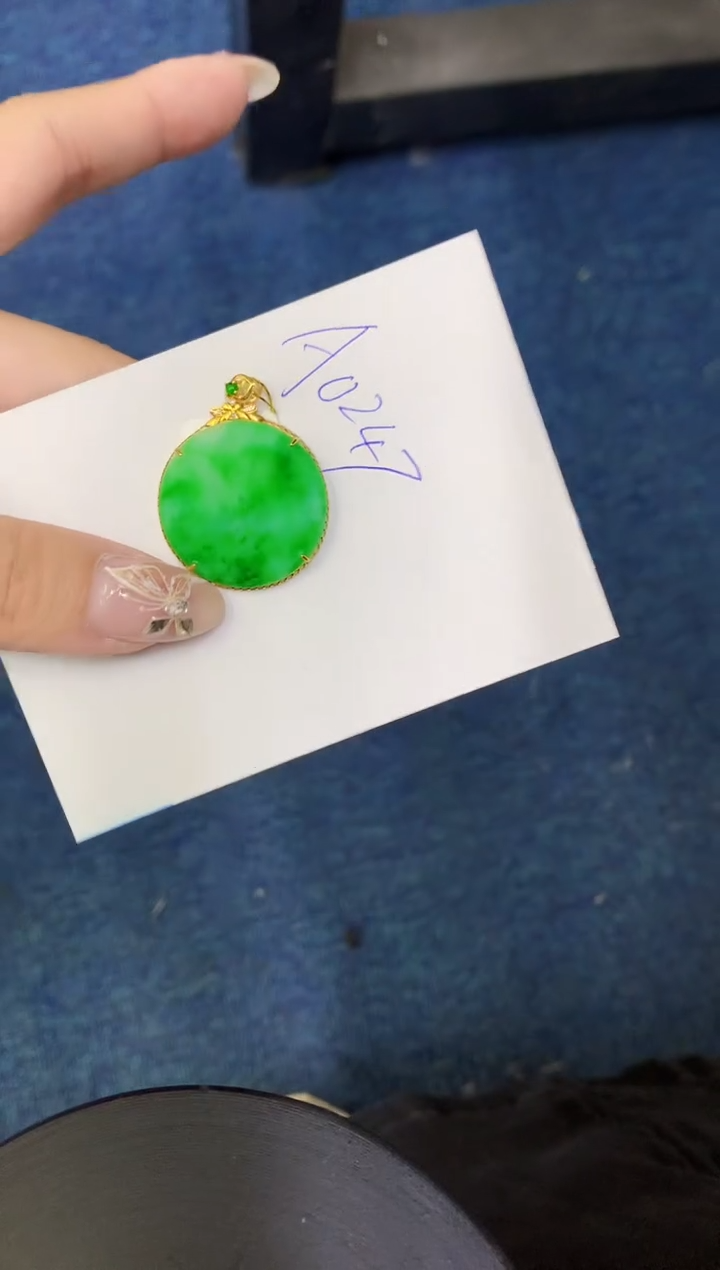 【闪购商品】翡翠颈饰18K金镶嵌000000000000