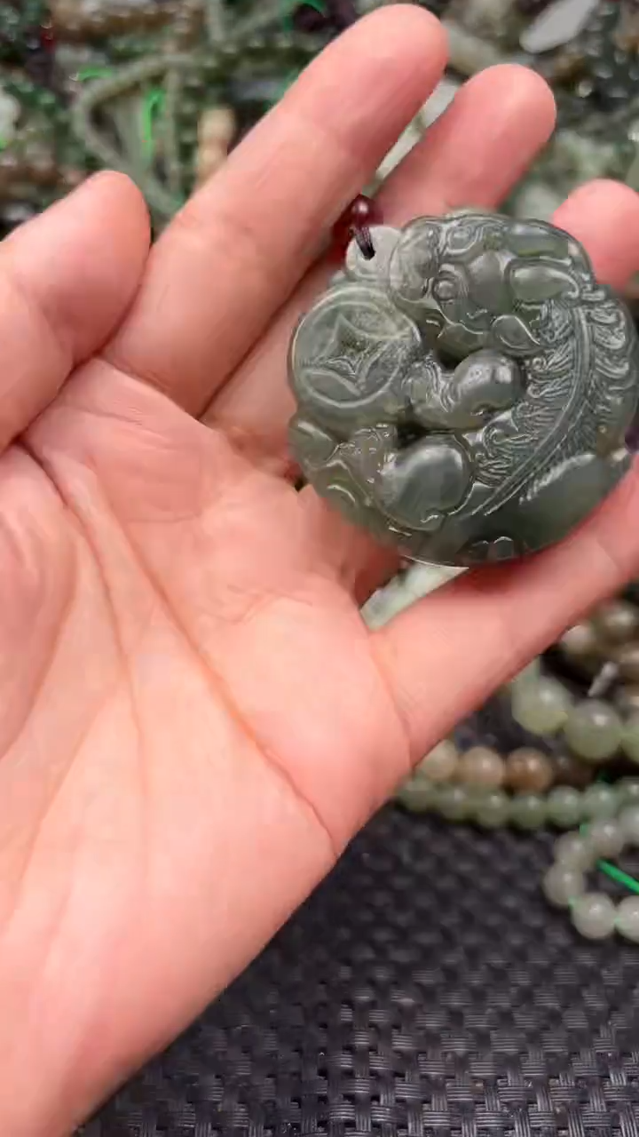 颈饰未镶嵌和田玉1