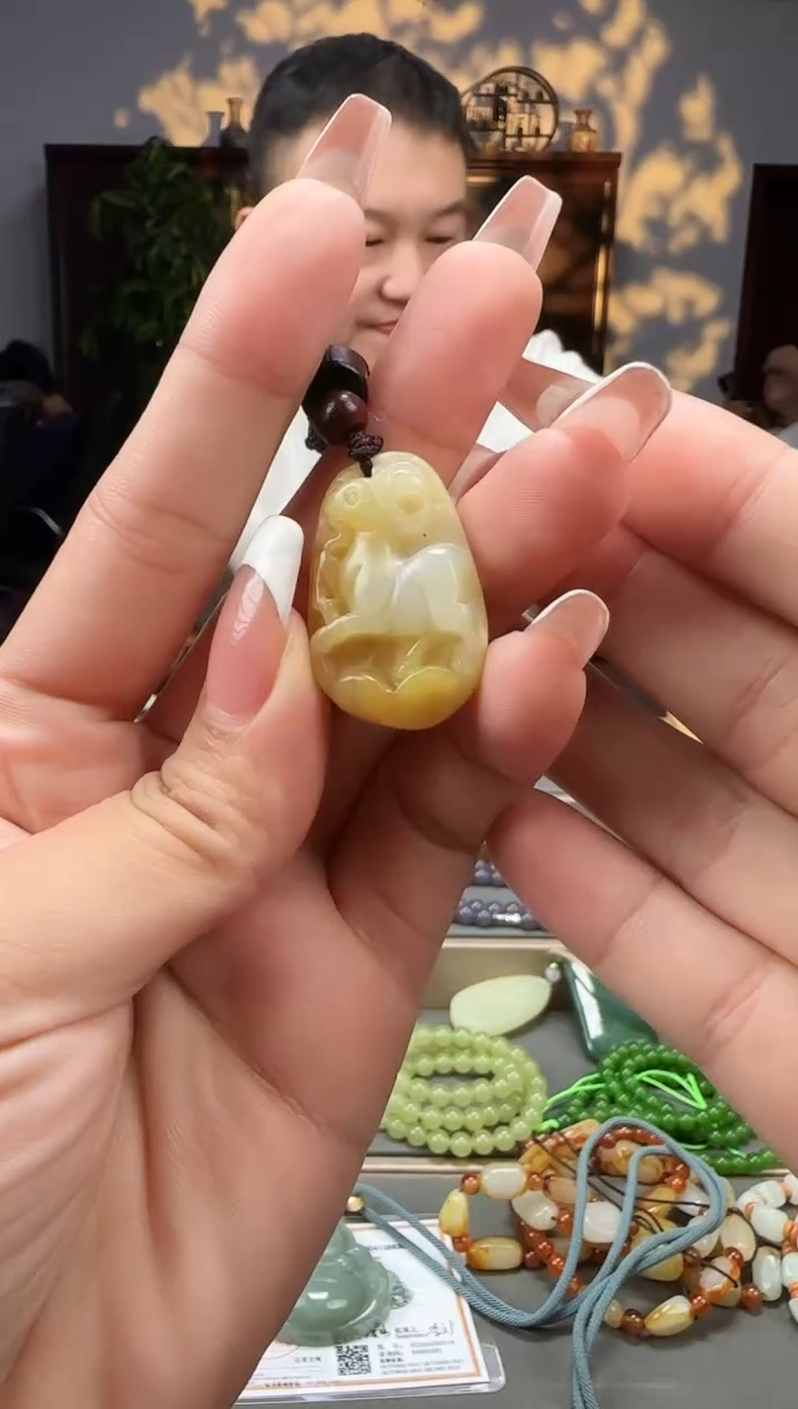 和田玉未镶嵌颈饰1