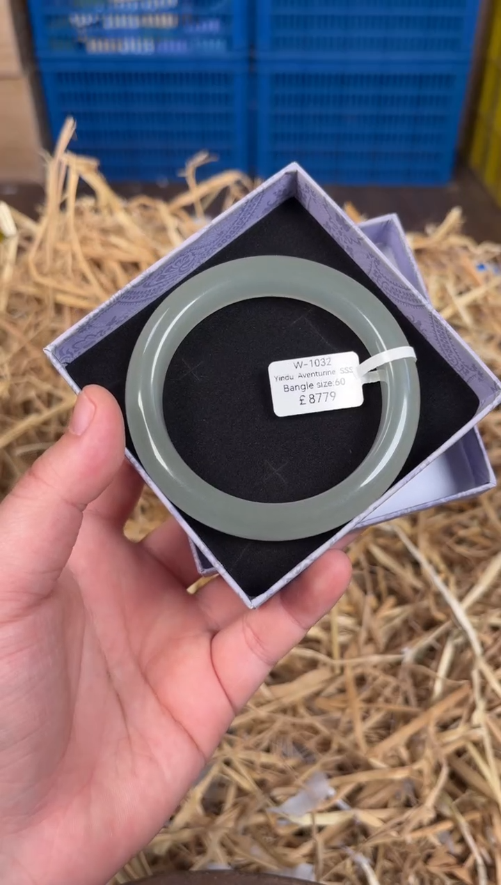 未镶嵌手镯石英质玉W1032