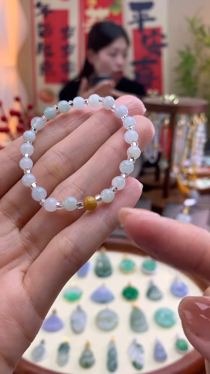 【闪购商品】翡翠颈饰未镶嵌手串