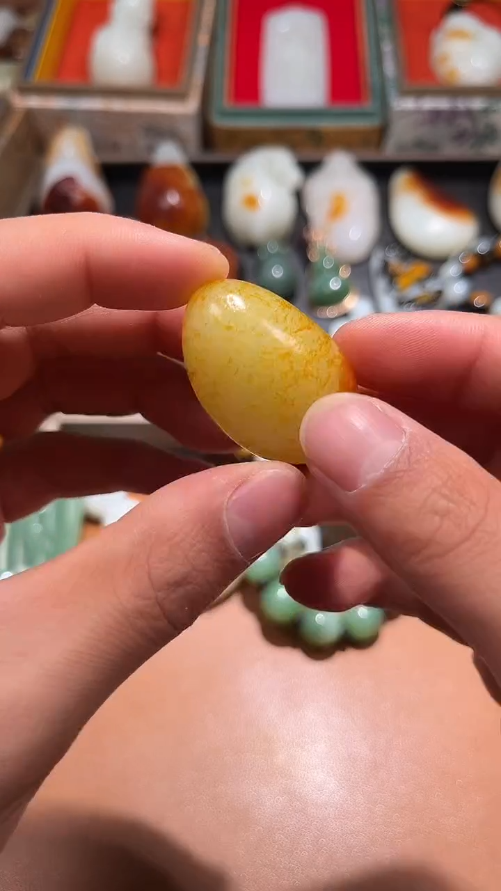 未镶嵌和田玉把件行***。和田玉