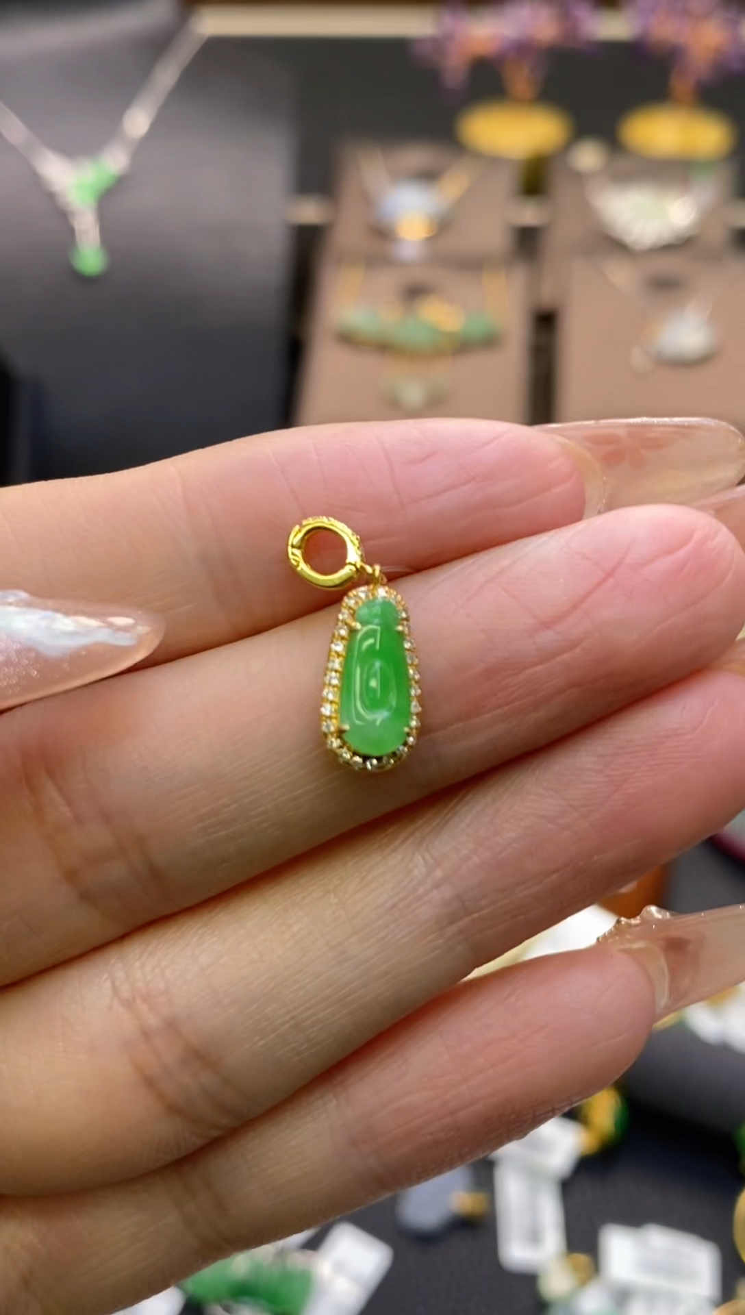 【闪购商品】翡翠颈饰18K金镶嵌净货11999