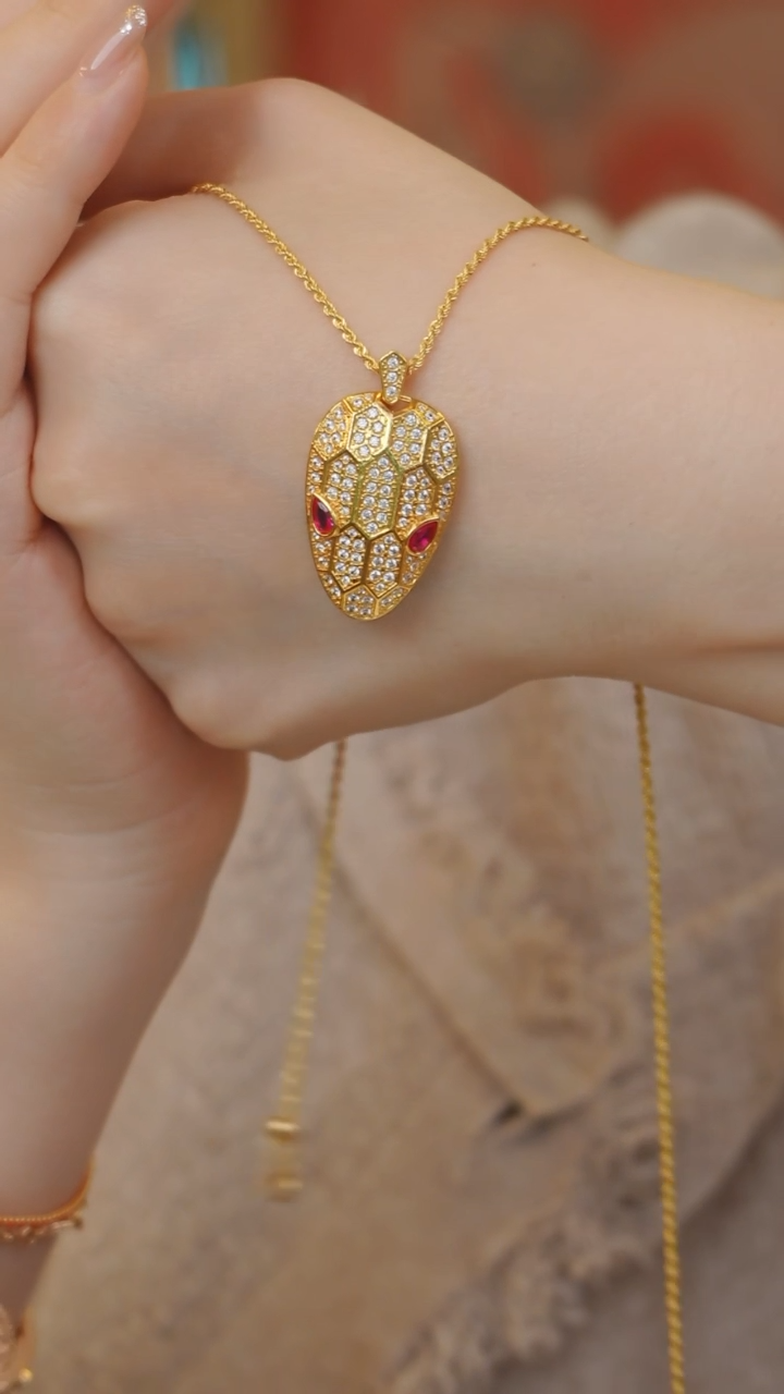 【闪购商品】玛瑙/玉髓项链18K金镶嵌蛇头