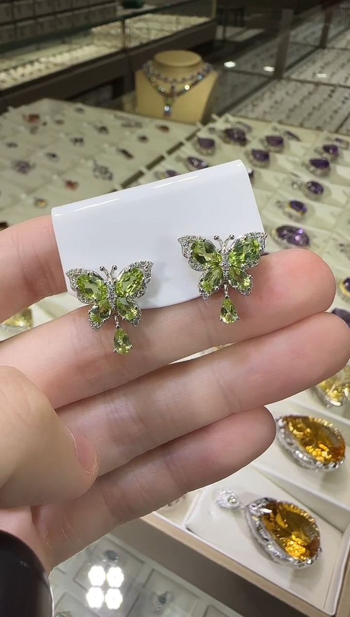 银S925镶嵌耳饰橄榄石16mm蝴蝶耳钉设计款
