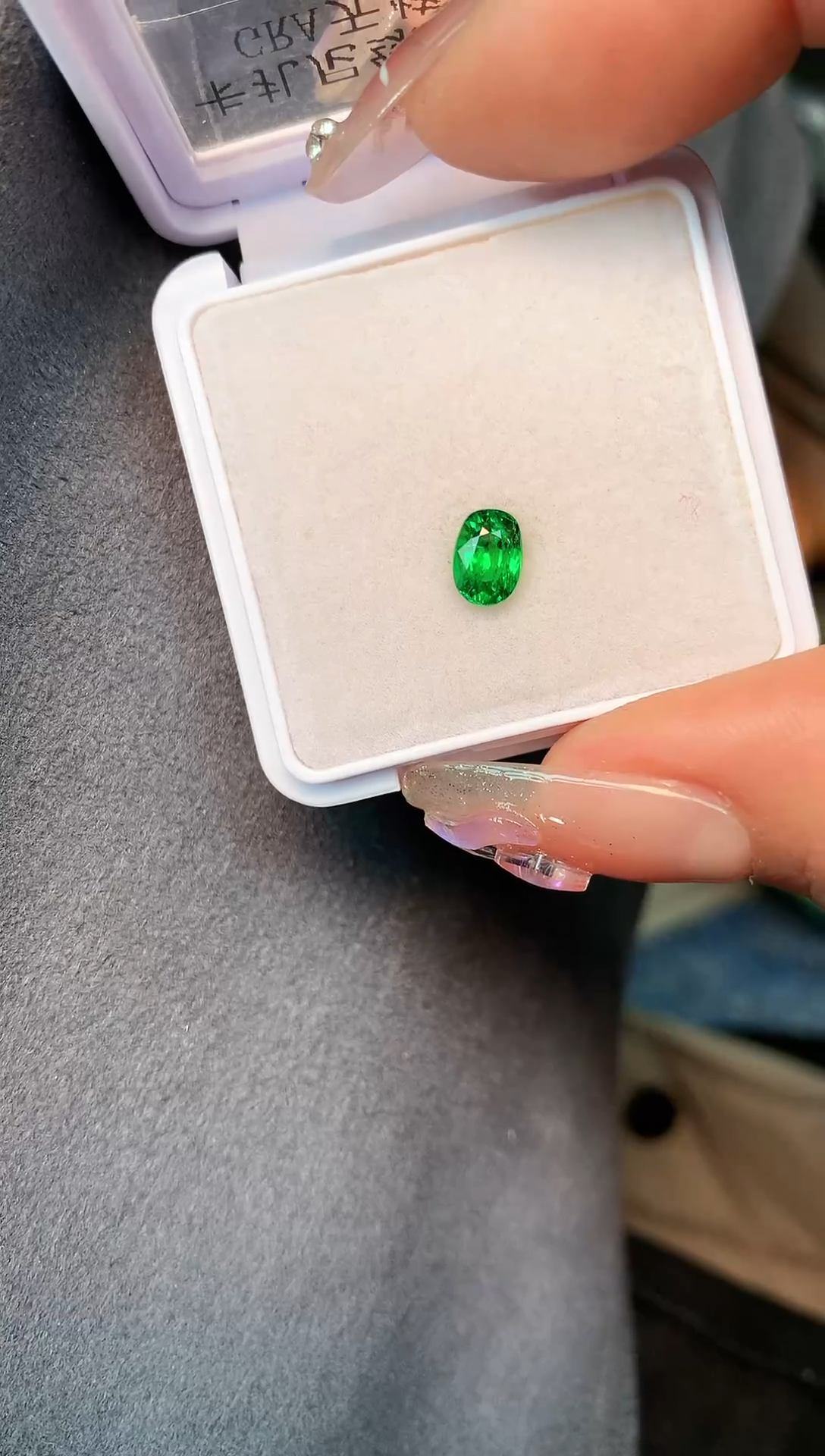 【闪购商品】石榴石（沙弗莱）耳饰未镶嵌1.01克拉卡扎尼