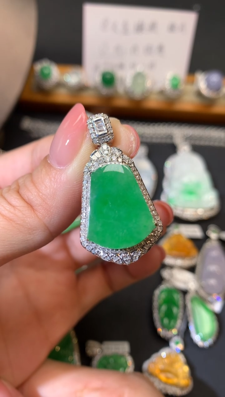 翡翠18K金镶嵌吊坠(不含链)吊坠