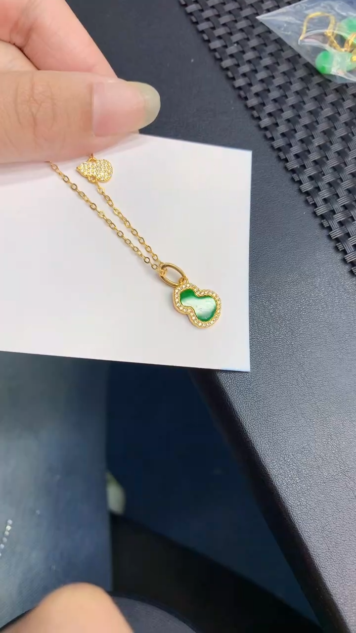 【闪购商品】翡翠颈饰未镶嵌           8