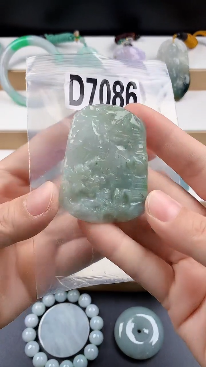颈饰未镶嵌翡翠天然翡翠吊坠挂件