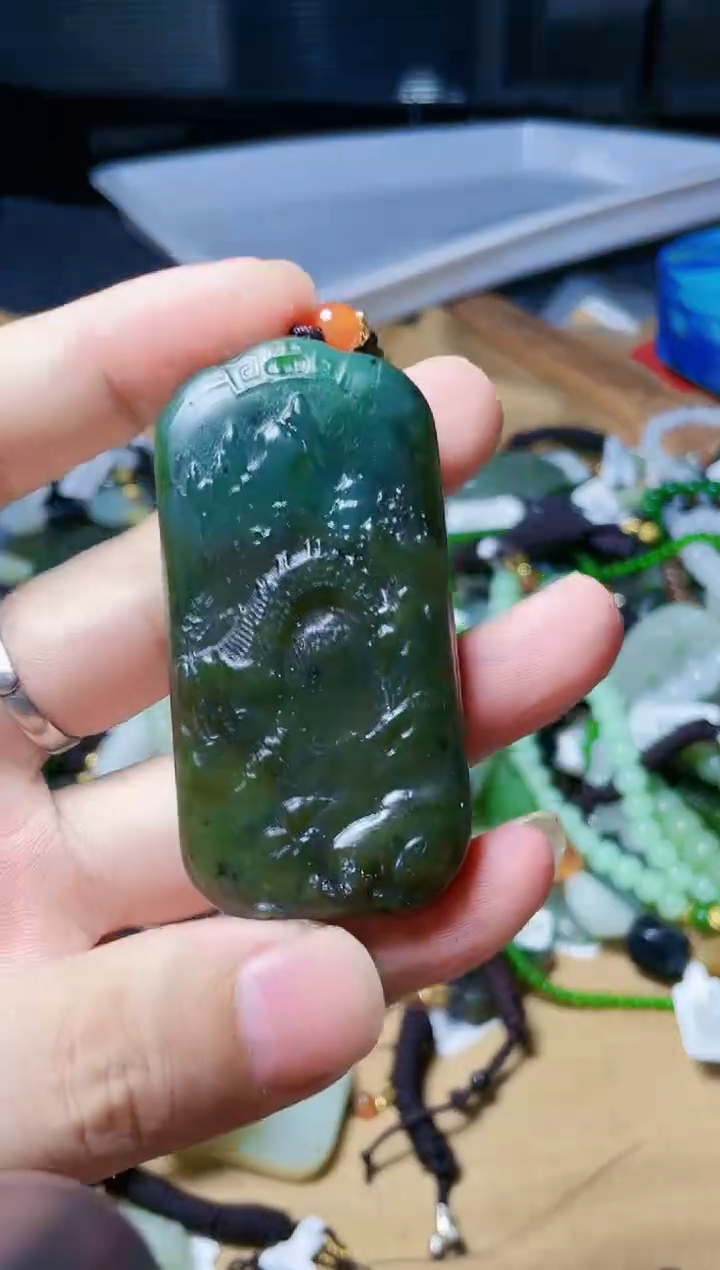 颈饰未镶嵌和田玉1