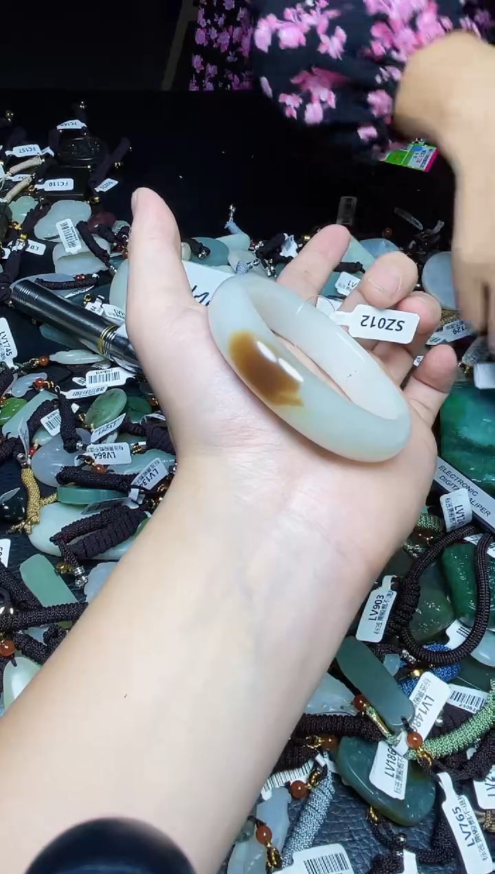 颈饰未镶嵌和田玉未镶嵌拍一发一