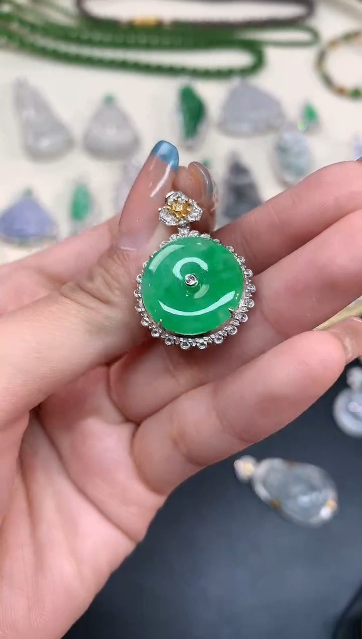 【闪购商品】翡翠吊坠(不含链)18K金镶嵌吊坠A196|9800