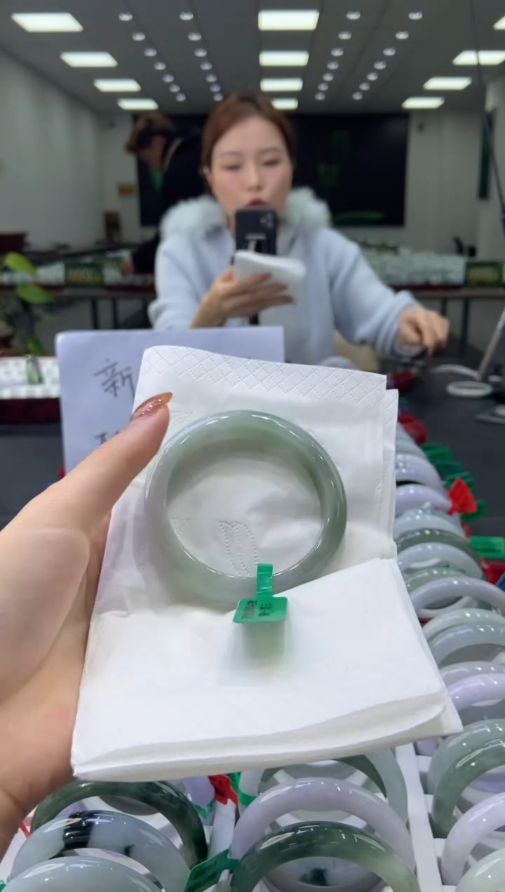 未镶嵌手镯翡翠0043291