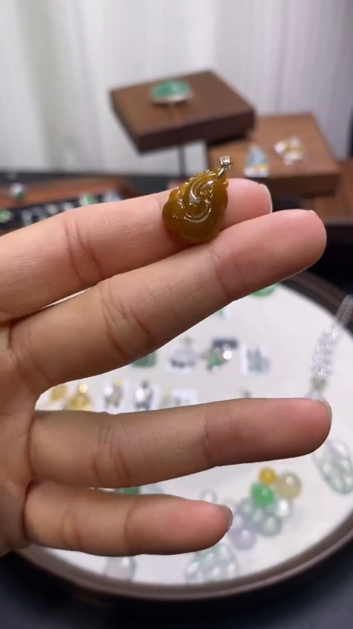 【闪购商品】翡翠颈饰18K金镶嵌如意