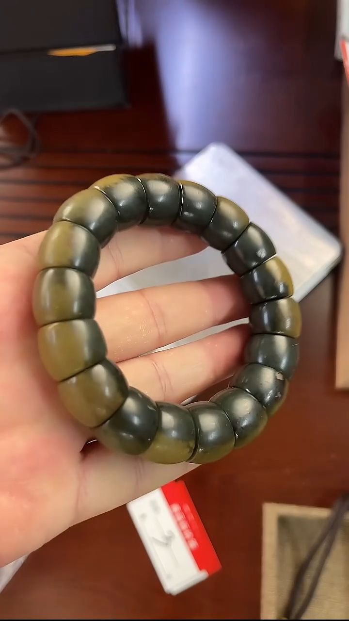 未镶嵌手链透闪石质玉手串