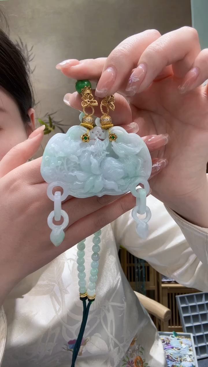 【闪购商品】翡翠颈饰未镶嵌吊坠