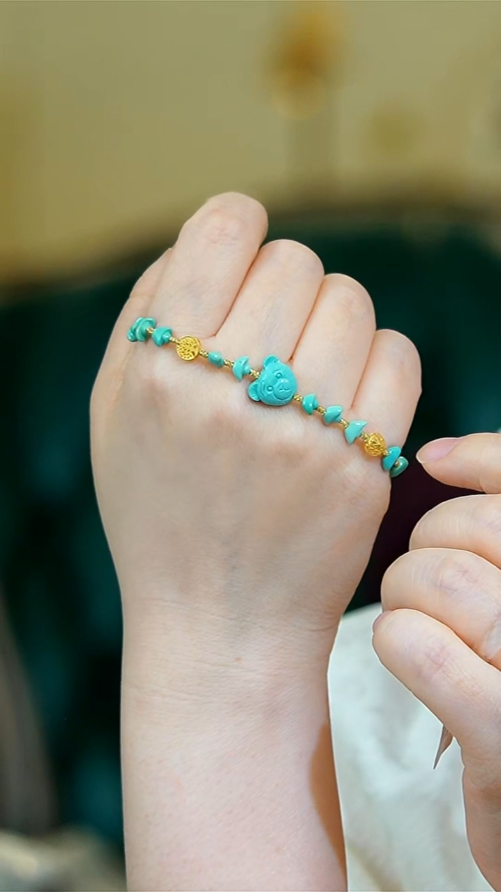 【闪购商品】绿松石手链18K金镶嵌松石小熊元宝18k单圈手链