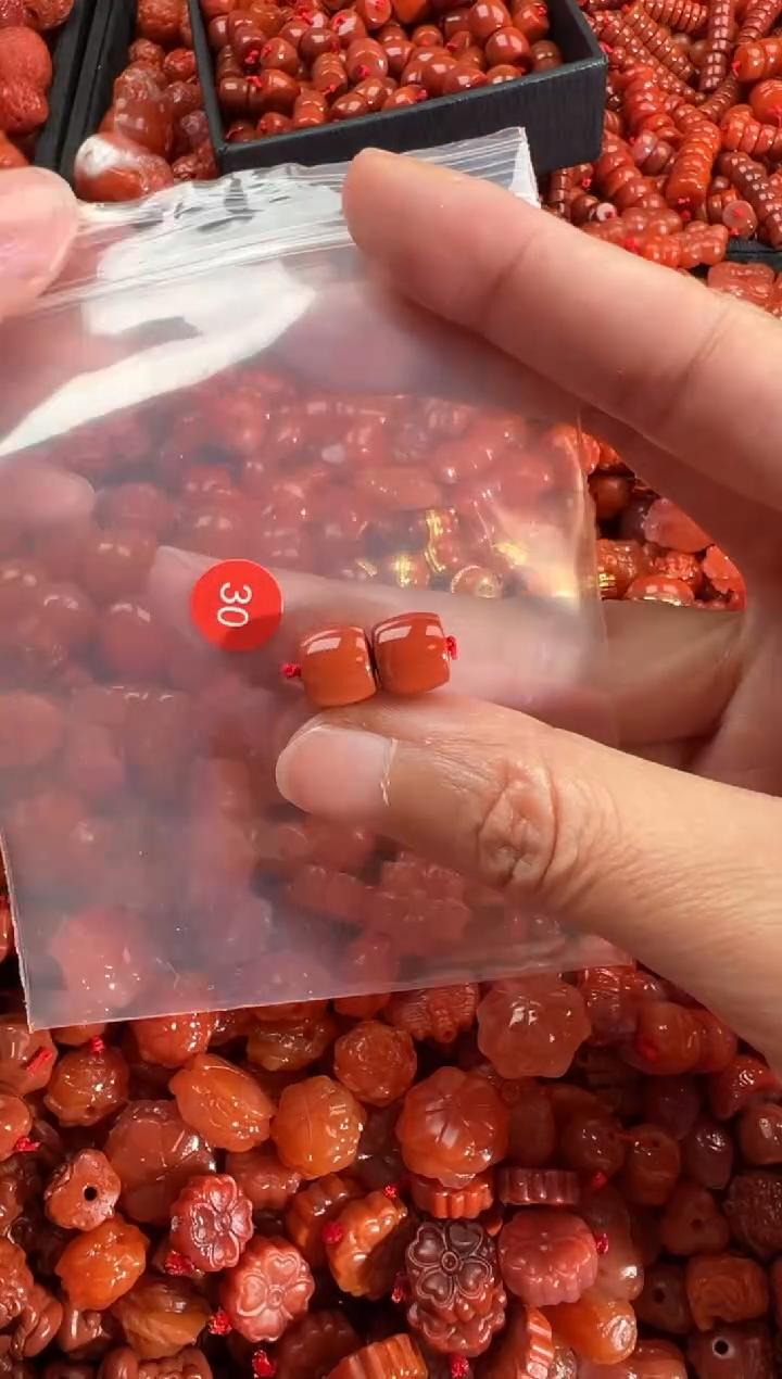 【闪购商品】南红玛瑙颈饰未镶嵌1
