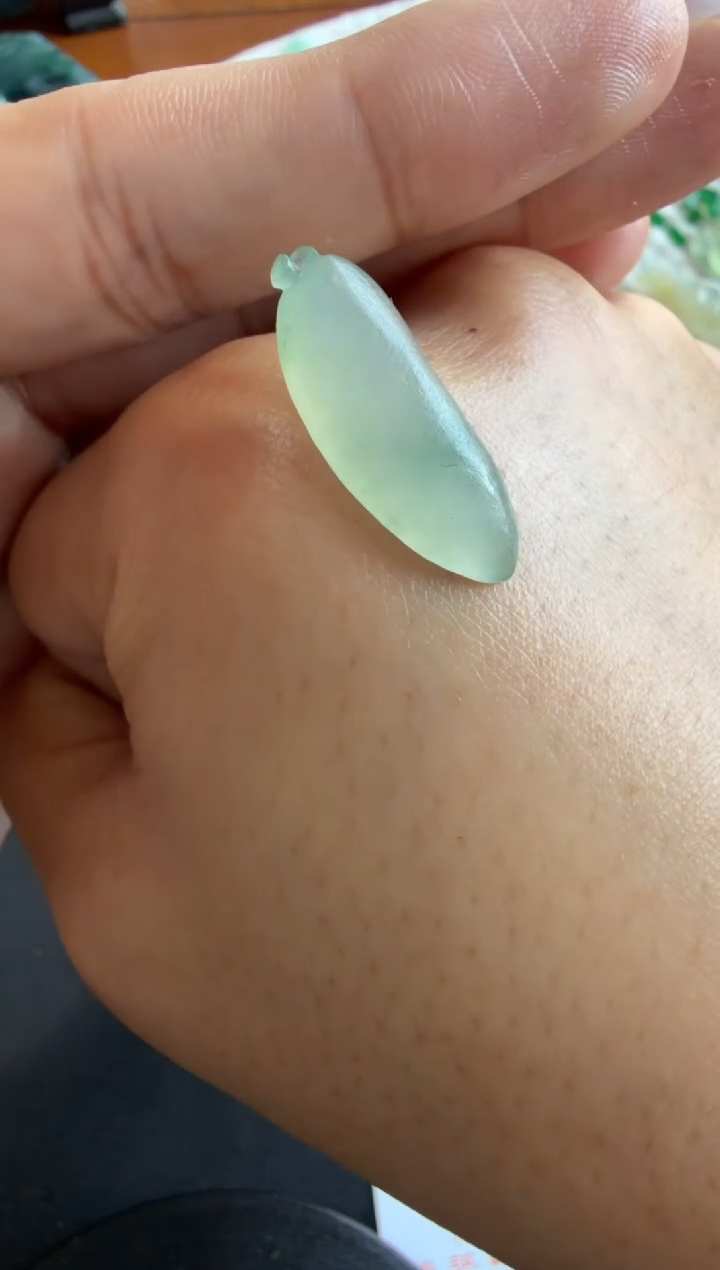 未镶嵌定制翡翠瓜