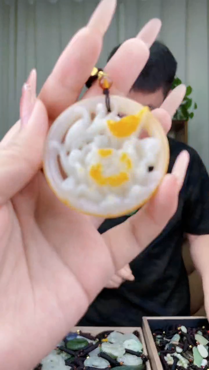 和田玉未镶嵌挂件拍一发一，多样性发货！