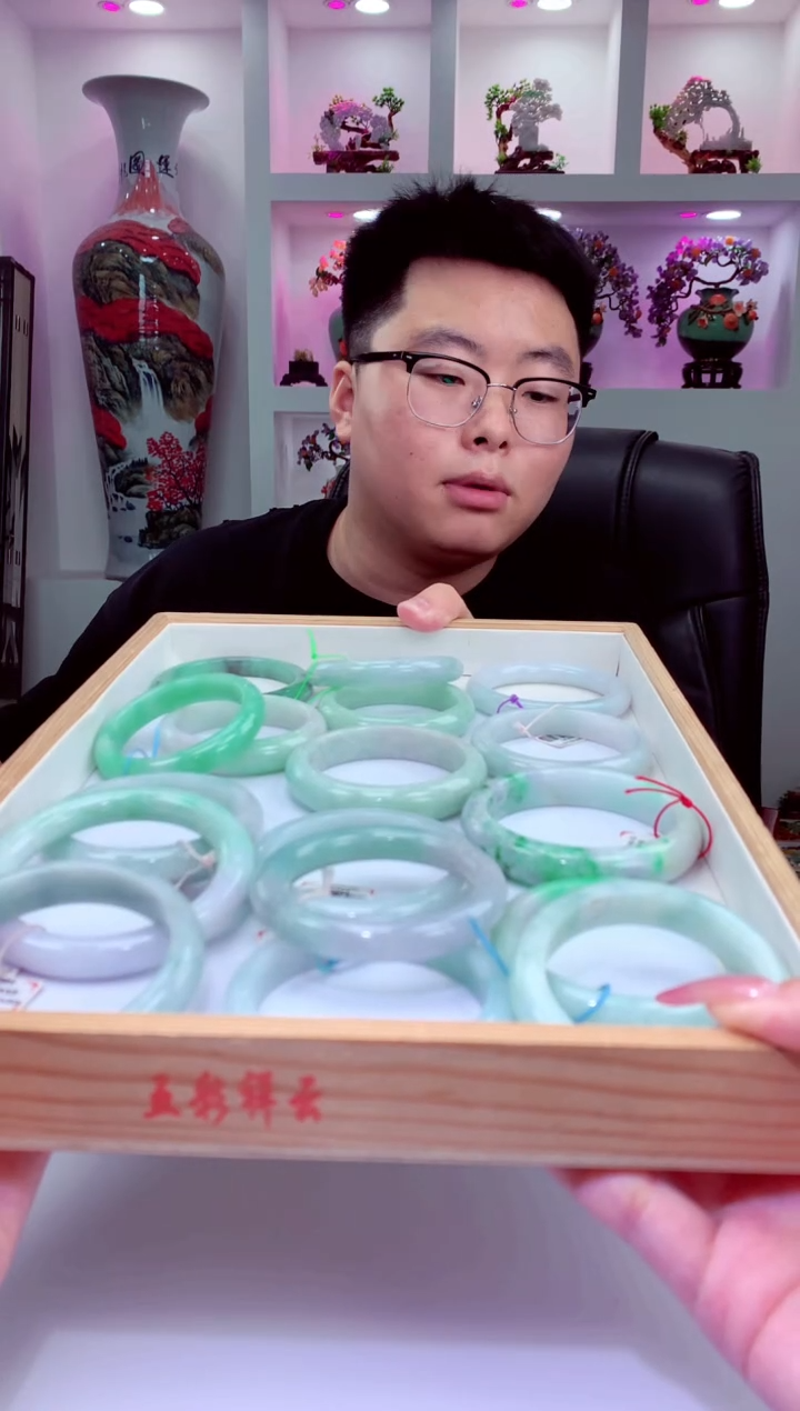 翡翠未镶嵌颈饰斤*天然翡翠（拍一发一）