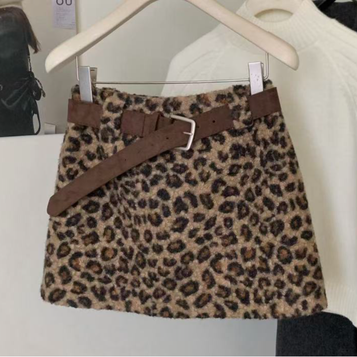 我们家 气质豹纹毛呢A字裙