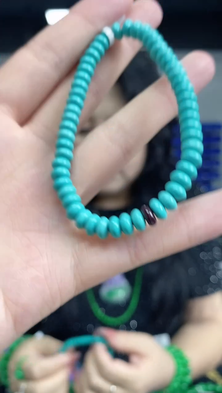 未镶嵌苏纪石（舒俱来）手链闪购链接多样性发其一，颜色微差