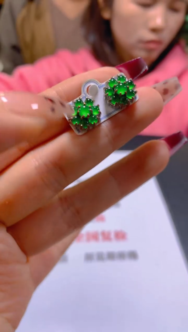 未镶嵌翡翠耳饰多样性发一