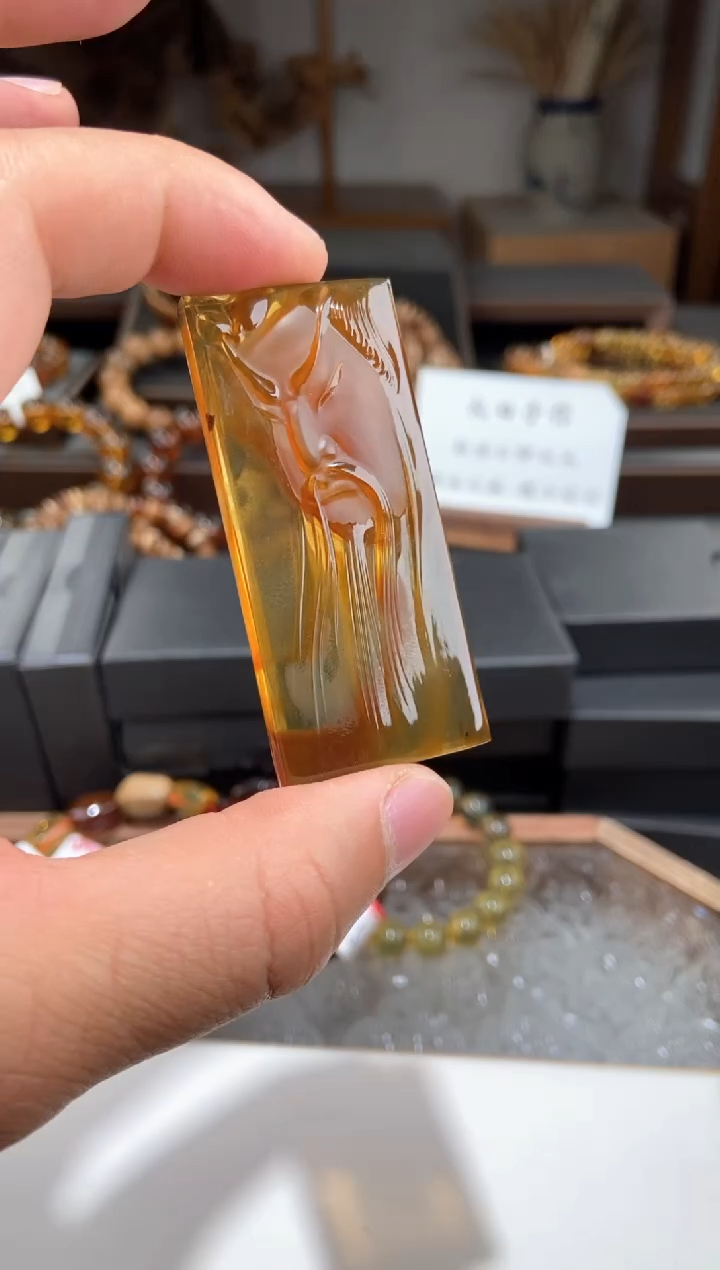 【闪购商品】琥珀颈饰未镶嵌关公