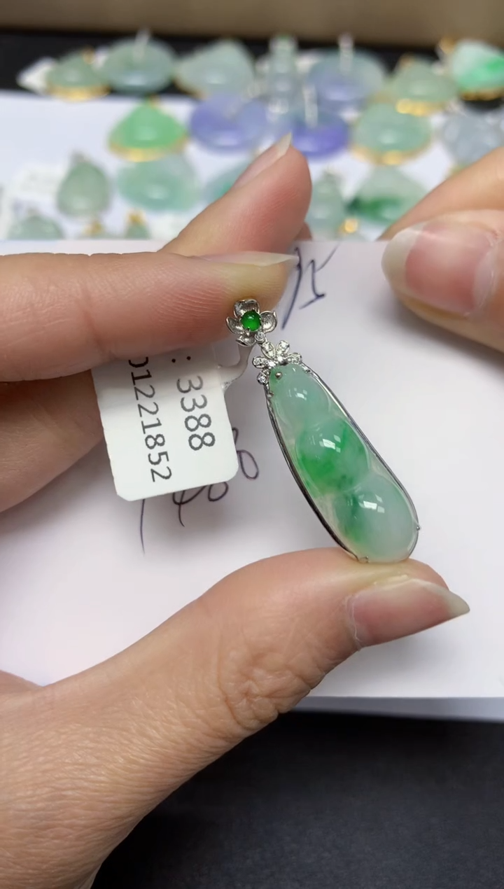 【闪购商品】翡翠18K金镶嵌颈饰天然翡翠A货