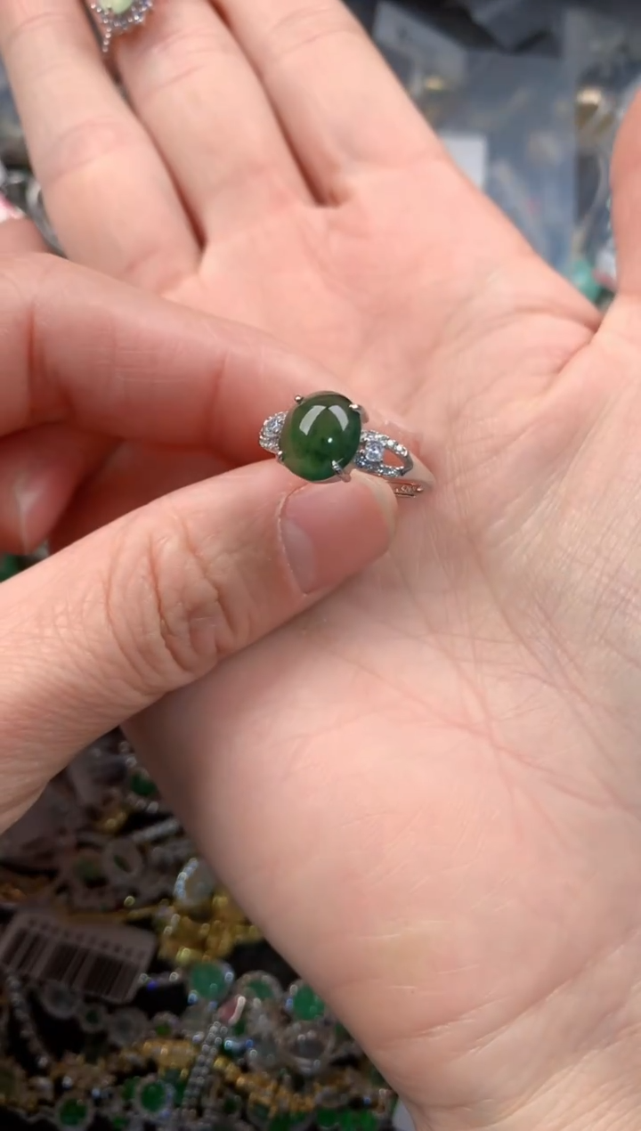 银S925镶嵌戒指翡翠T****?111         6