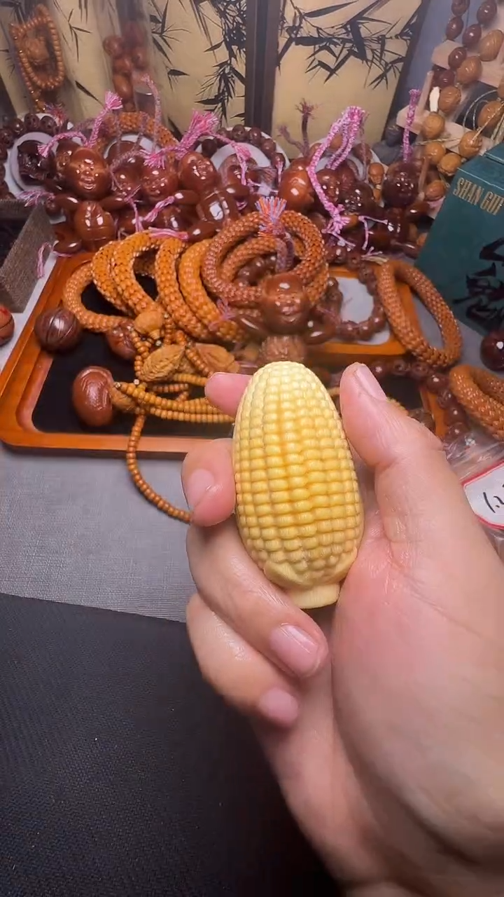 手串橄榄核龙血金丝竹玉米