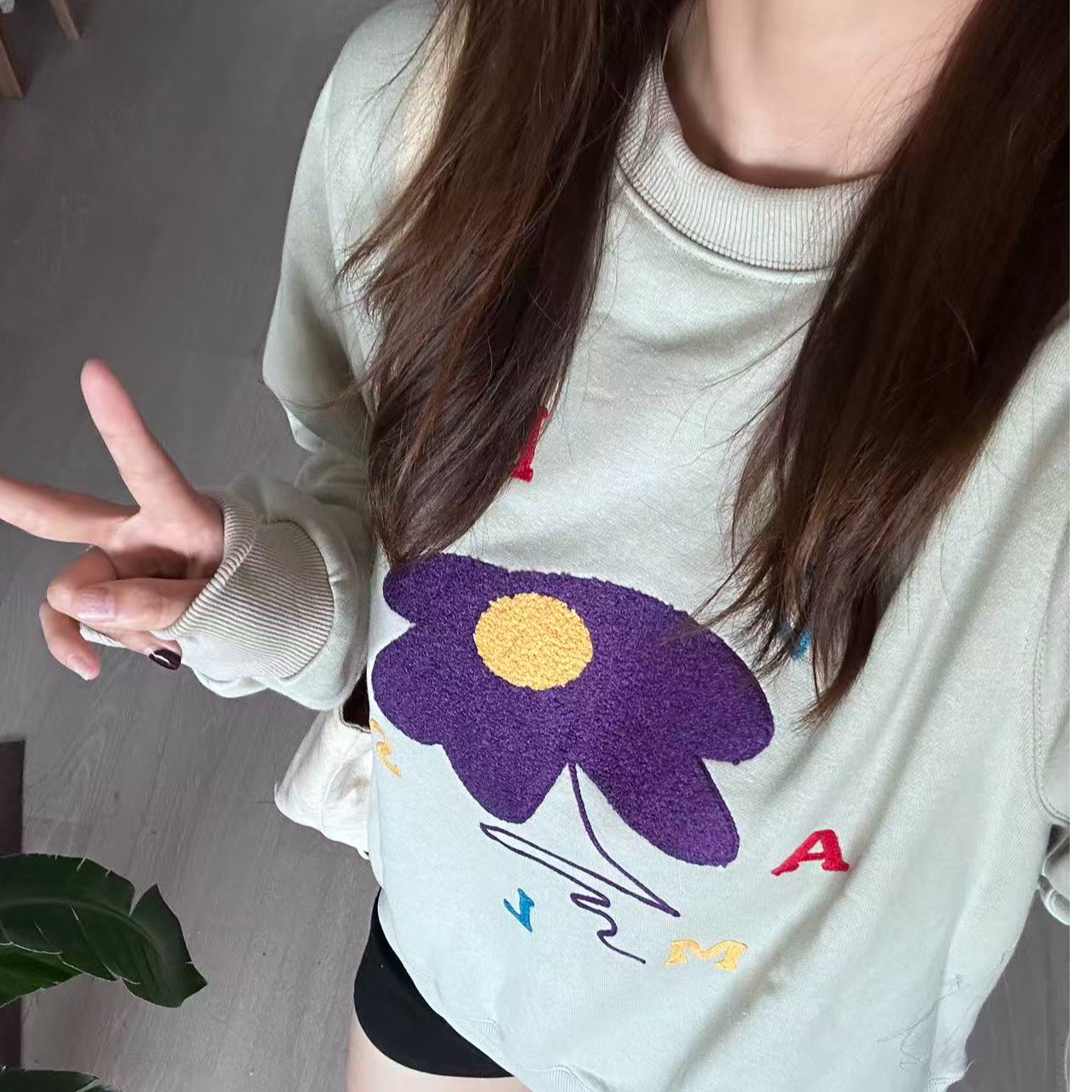 秋季圆领正肩显瘦遮肉毛巾绣慵懒风卫衣百搭上衣大码女装胖mm