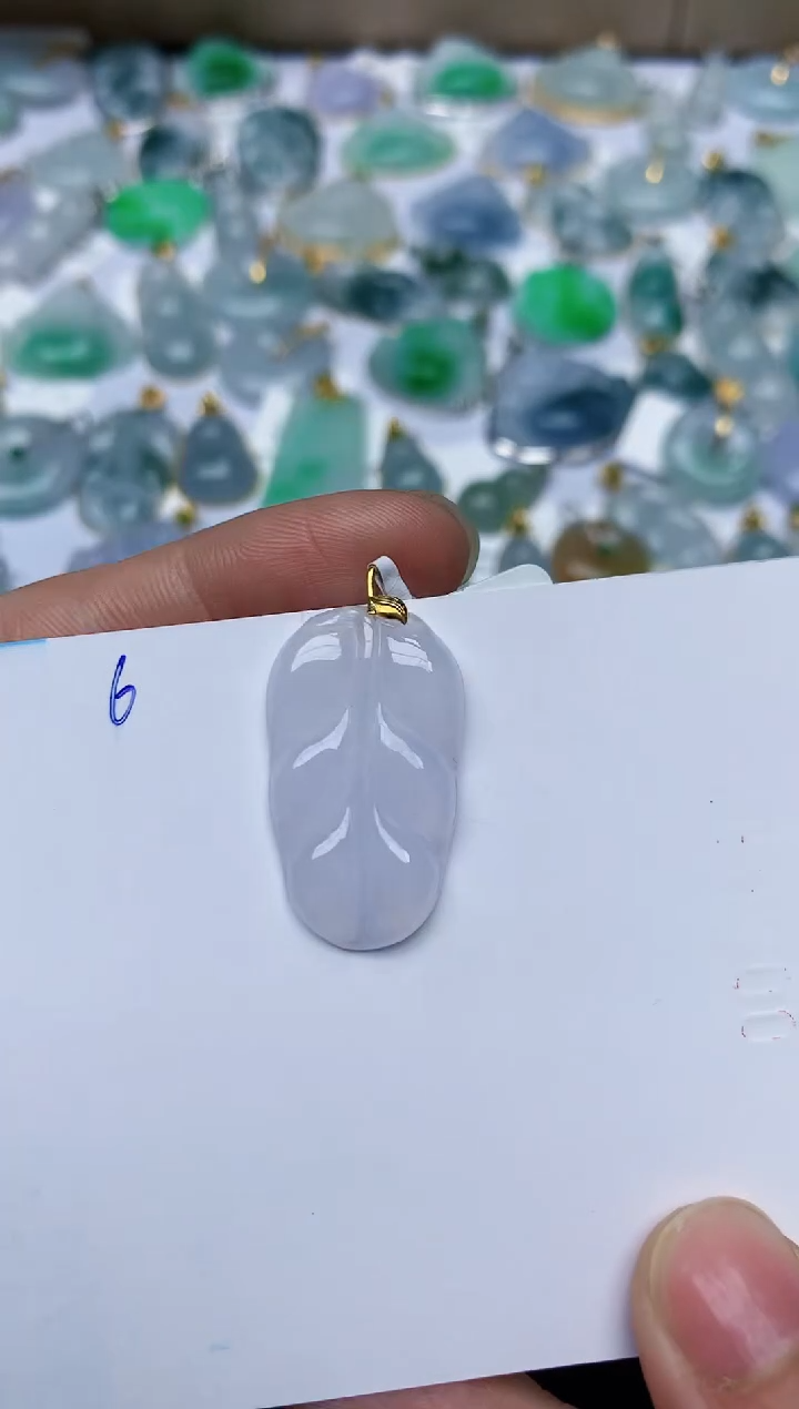 【闪购商品】翡翠颈饰18K金镶嵌天然翡翠A货  